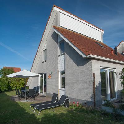 Ferienhaus Villa Seestern: Ansicht Haus und Garten